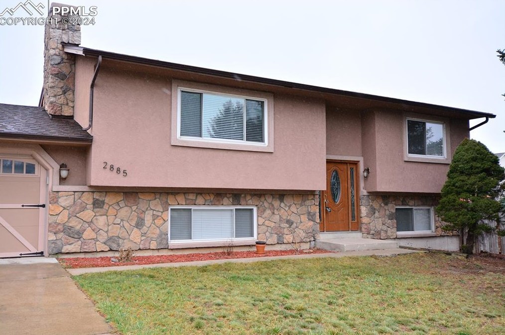 2885 Vickers Dr, Colorado Springs, CO 80918-1866