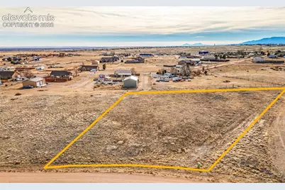 854 E Waverly Drive, Pueblo, CO 81007 - Photo 2