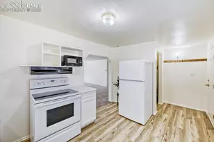 2428 E Monument St, Colorado Springs, CO 80909 - Photo 12