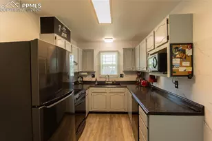 2205 N Chestnut St, Colorado Springs, CO 80907 - Photo 10