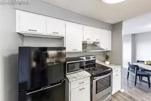 411 Lakewood Circle, Colorado Springs, CO 80910 - Photo 4