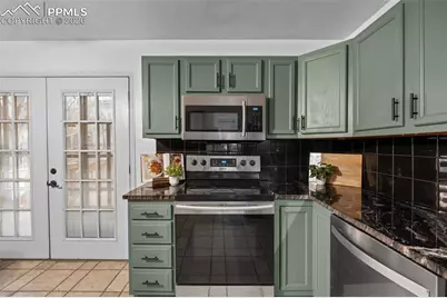 814 Paradise Lane, Colorado Springs, CO 80904 - Photo 12