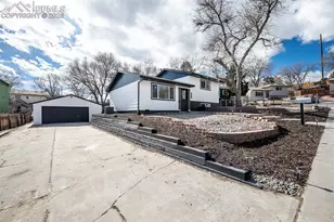 2537 Camelot Ct, Colorado Springs, CO 80904 - Photo 2