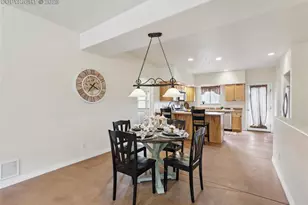 18 Taos Pl, Manitou Springs, CO 80829 - Photo 8