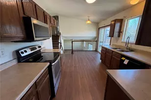 7364 Candelabra Dr, Colorado Springs, CO 80925 - Photo 6
