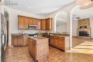 7470 Colton Bluffs View, Colorado Springs, CO 80919 - Photo 4