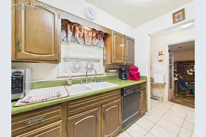 115 Kenwood Drive, Pueblo, CO 81004 - Photo 12