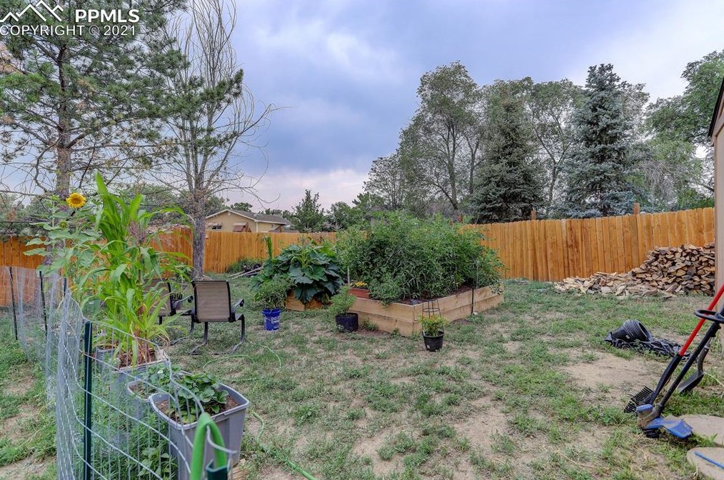 7140 Mineshaft Ct, Colorado Springs CO  80911-2828 exterior