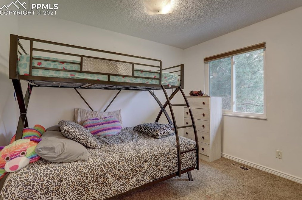 7140 Mineshaft Ct, Colorado Springs CO  80911-2828 exterior
