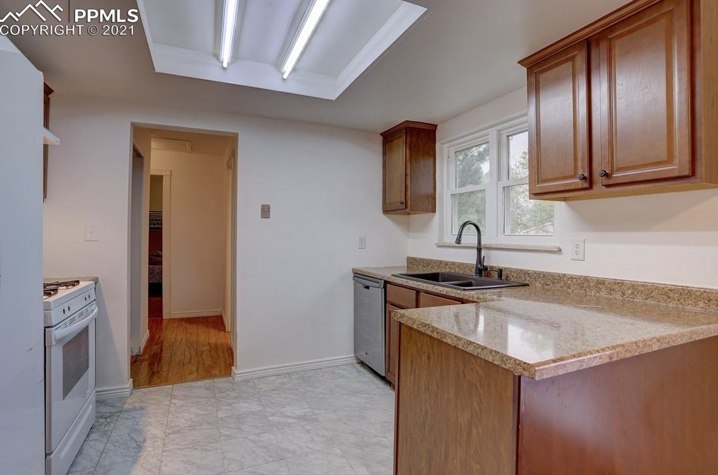 7140 Mineshaft Ct, Colorado Springs CO  80911-2828 exterior