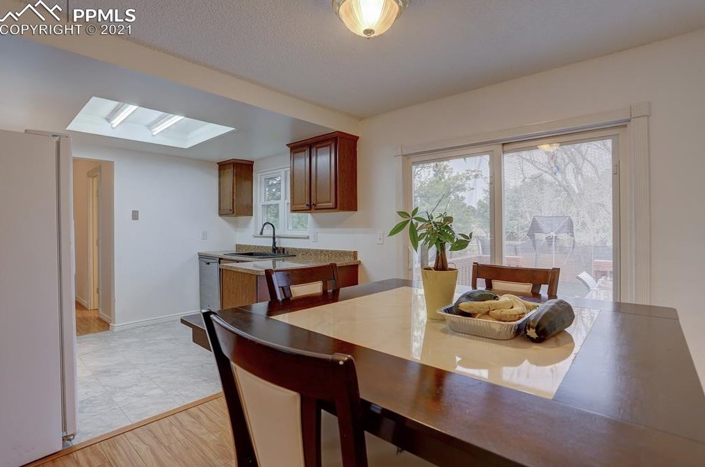 7140 Mineshaft Ct, Colorado Springs CO  80911-2828 exterior
