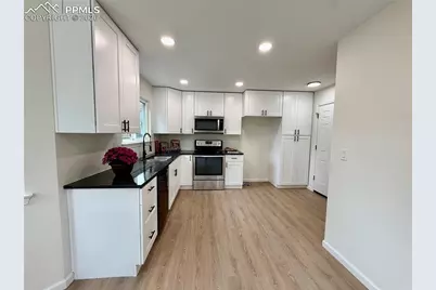 490 Dix Circle, Colorado Springs, CO 80911 - Photo 8