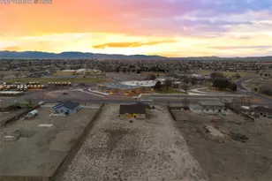 422 S Gilia Dr, Pueblo, CO 81007 - Photo 8