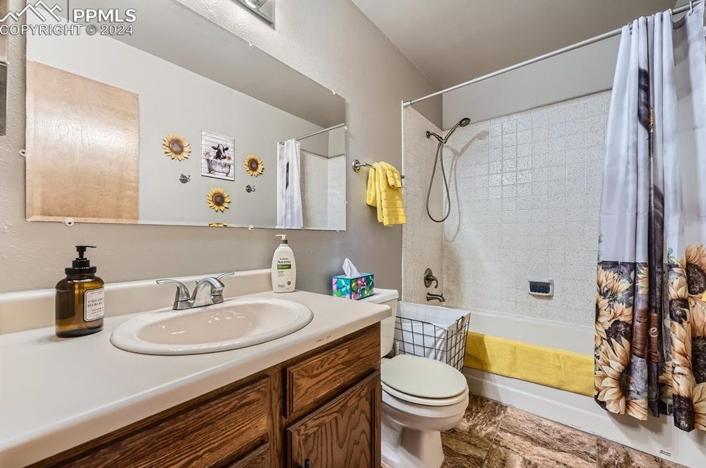 8430 Candleflower Cir, Colorado Springs CO  80920-5761 exterior