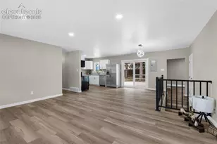 402 Elmwood Dr, Colorado Springs, CO 80907 - Photo 4