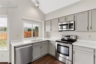 1241 Grass Valley Dr, Colorado Springs, CO 80906 - Photo 10