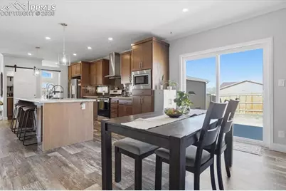 279 W Acorn Drive, Pueblo, CO 81007 - Photo 8