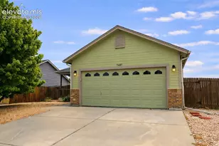 7487 Farmcrest Rd, Colorado Springs, CO 80925 - Photo 4