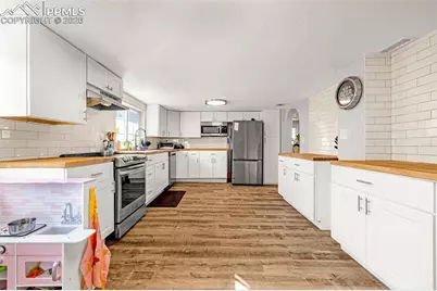 1041 Market Street, Colorado Springs, CO 80904 - Photo 10