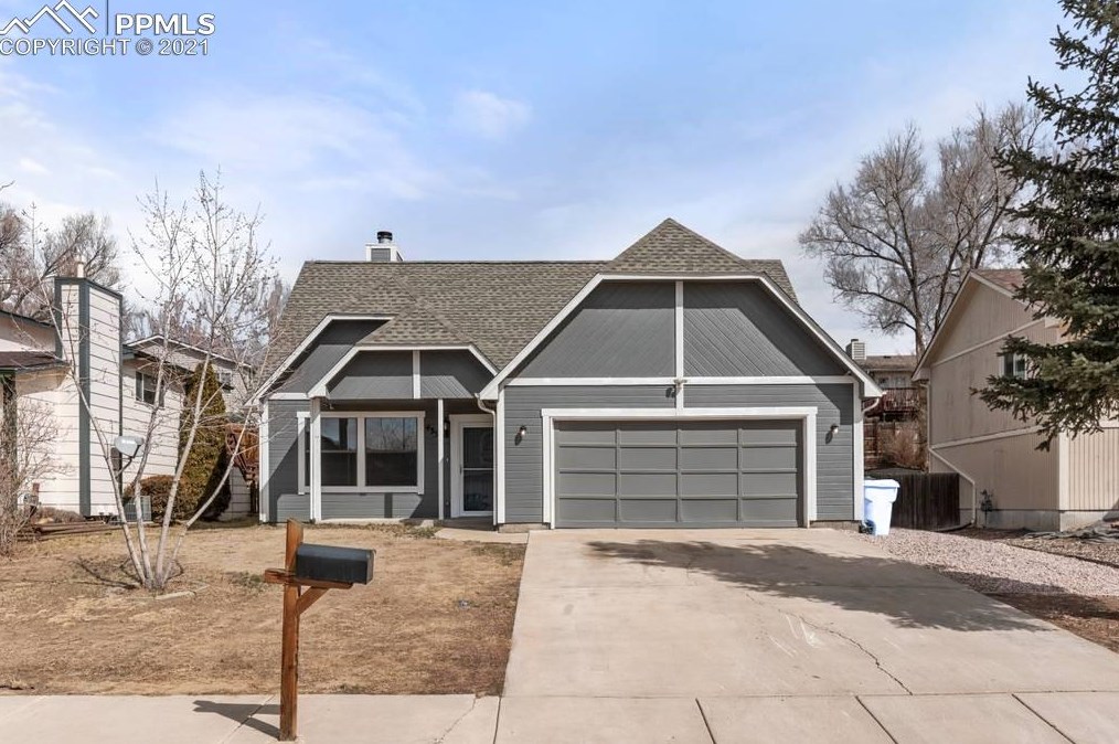 4355 Cassidy St, Colorado Springs, CO 80911-3204