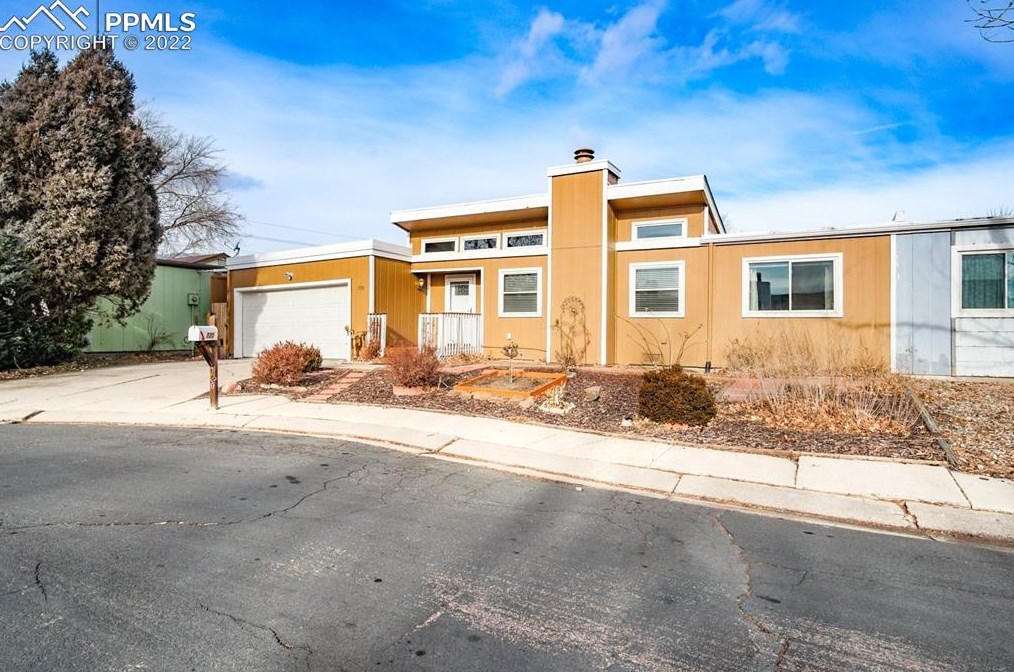 720 San Bruno Pl, Colorado Springs, CO 80906-4908