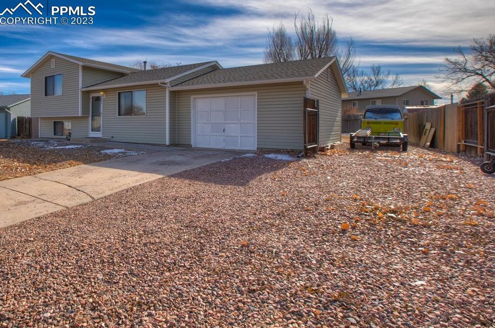 7445 Vineland Trl, Colorado Springs, CO 80911-9627