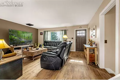 2552 Launcelot Court, Colorado Springs, CO 80904 - Photo 10