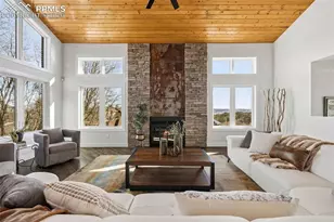 1915 Hunters Point Ln, Colorado Springs, CO 80919 - Photo 10