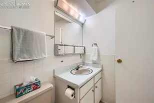 411 Lakewood Cir, Colorado Springs, CO 80910 - Photo 20