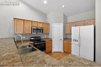 5831 New Crossings Point, Colorado Springs, CO 80918 - Photo 14