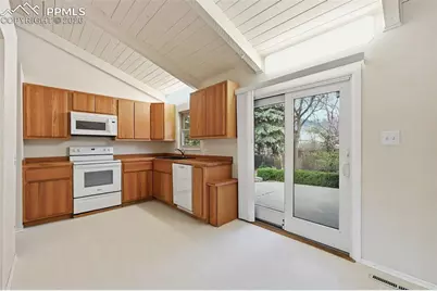 1114 Pioneer Lane, Colorado Springs, CO 80904 - Photo 12