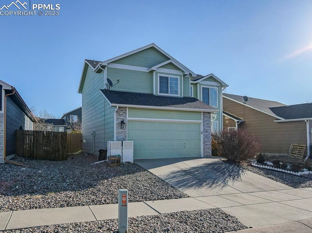 6811 Lost Springs Dr, Colorado Springs, CO 80923-5163