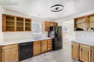 2711 E Monument St, Colorado Springs, CO 80909 - Photo 12
