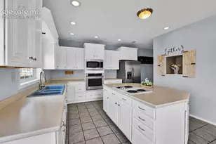 6674 Chantilly Pl, Colorado Springs, CO 80922 - Photo 10