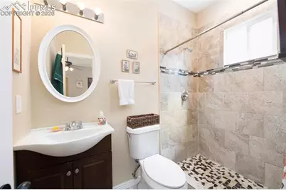 627 E Hills Road, Colorado Springs, CO 80909 - Photo 10