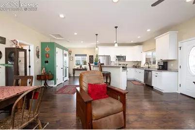 627 E Hills Road, Colorado Springs, CO 80909 - Photo 4