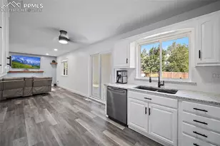 2655 E Prescott Circle, Colorado Springs, CO 80916 - Photo 10