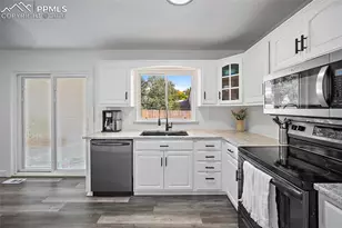 2655 E Prescott Circle, Colorado Springs, CO 80916 - Photo 8