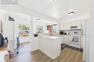 4100 Woodside Ln, Pueblo, CO 81008 - Photo 8