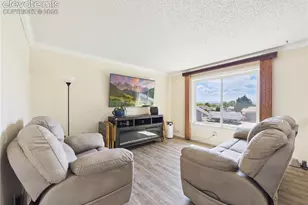 4100 Woodside Ln, Pueblo, CO 81008 - Photo 6