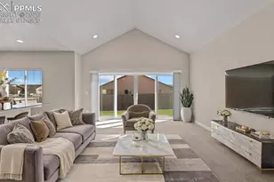 2402 Sunrise Ln, Pueblo, CO 81008 - Photo 14