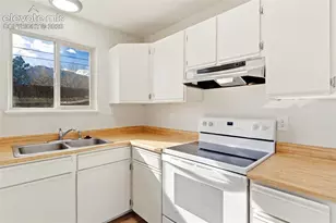 872 London Green Way, Colorado Springs, CO 80906 - Photo 2