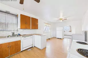 1226 E 10th St, Pueblo, CO 81001 - Photo 12