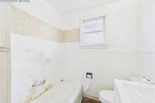 1226 E 10th St, Pueblo, CO 81001 - Photo 18