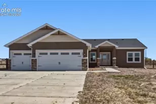 667 E Vermillion Dr, Pueblo, CO 81007 - Photo 1