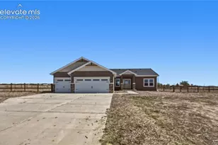 667 E Vermillion Dr, Pueblo, CO 81007 - Photo 2