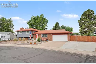 2110 Greenwich Circle, Colorado Springs, CO 80909 - Photo 4