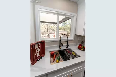 1021 Pioneer Lane, Colorado Springs, CO 80904 - Photo 12