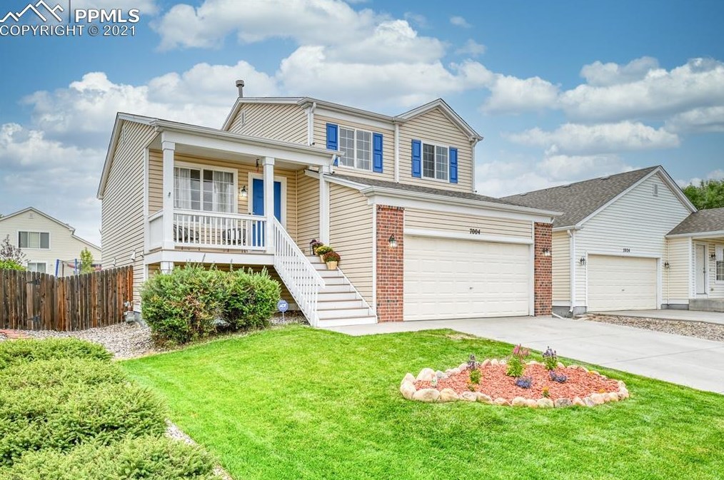 7004 Red Sunset Dr, Colorado Springs, CO 80923-5439