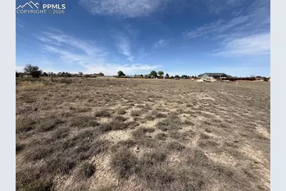 583 E Woodleaf Drive, Pueblo, CO 81007 - Photo 6